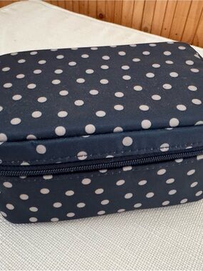 thirty-one Teal and Navy Geometric Dot Pouch
